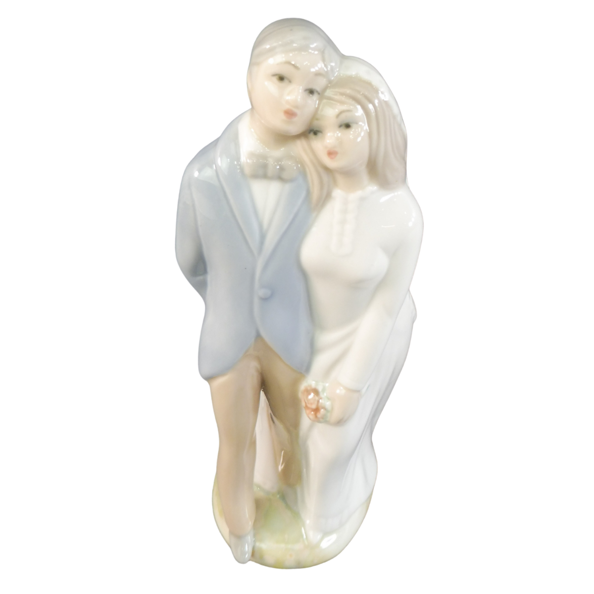 Tengra Porcelain Bride and Groom Cake Topper